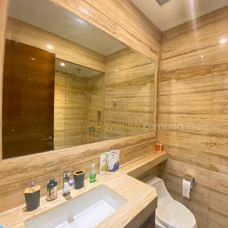 Premium 1-Bedroom Apartment at District 8 Senayan, Connected to ASHTA Mall