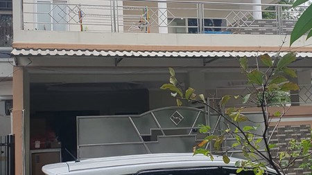 Rumah Full renovasi di Taman Palem Lestari Jakarta Barat Dekat Mall