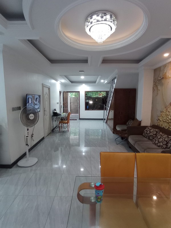 Rumah Full renovasi di Taman Palem Lestari Jakarta Barat Dekat Mall