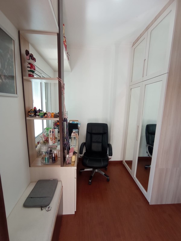 Rumah Full renovasi di Taman Palem Lestari Jakarta Barat Dekat Mall