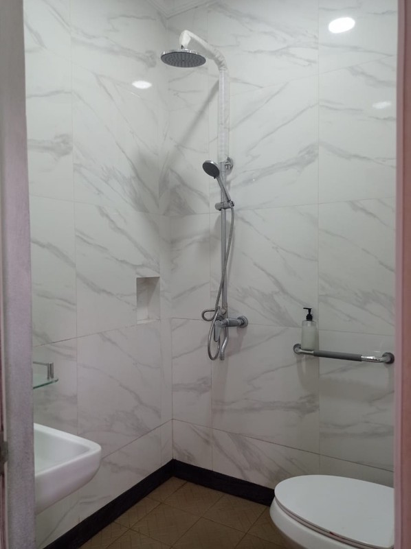 Rumah Full renovasi di Taman Palem Lestari Jakarta Barat Dekat Mall