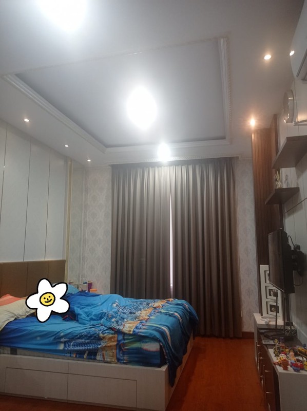 Rumah Full renovasi di Taman Palem Lestari Jakarta Barat Dekat Mall