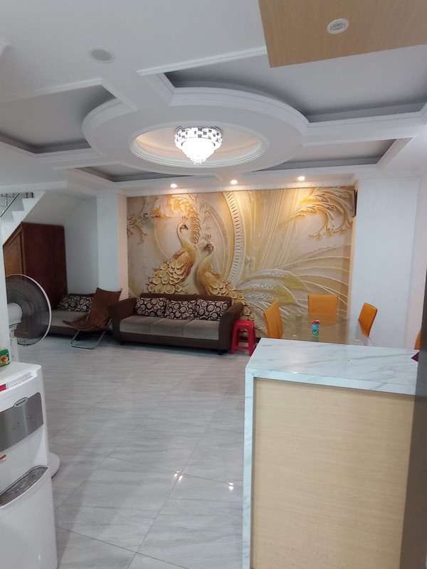 Rumah Full renovasi di Taman Palem Lestari Jakarta Barat Dekat Mall