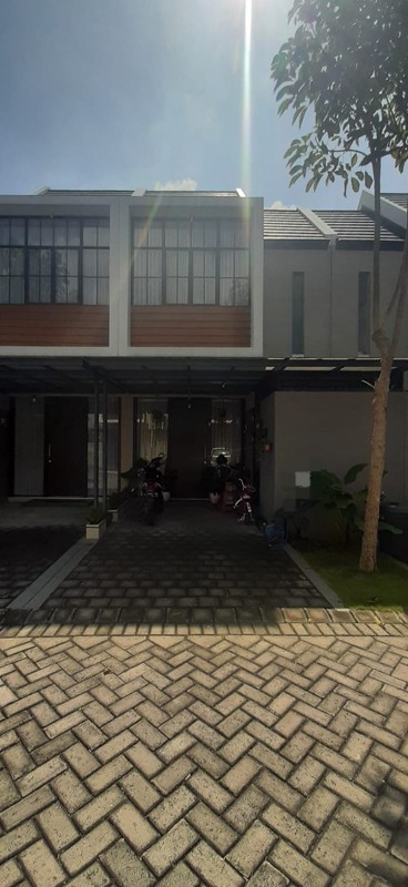 Rumah 2 Lantai Siap Huni di Perum Grand Sunrise Menganti