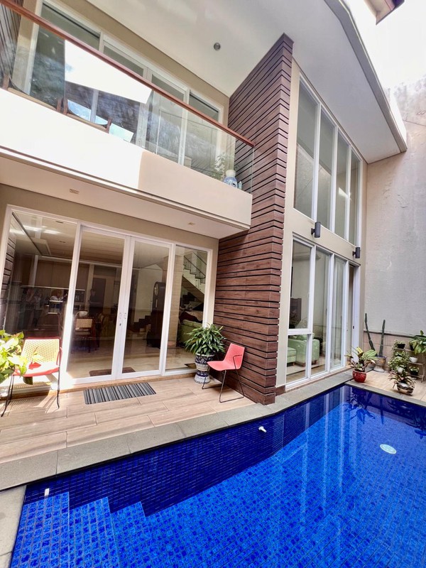 Rumah Bagus Dengan Kolam Renang Di Pondok Indah Jakarta Selatan