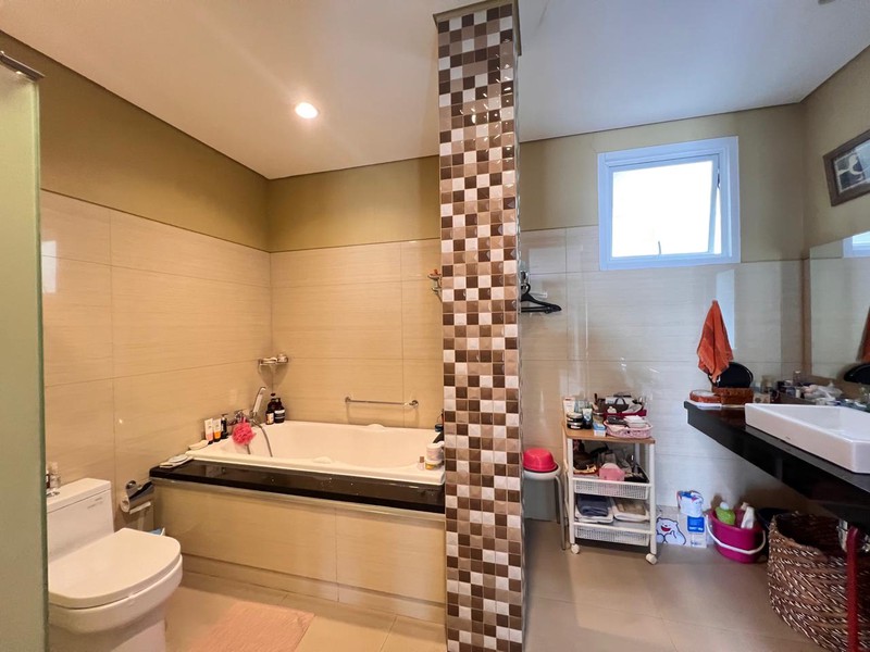 Rumah Bagus Dengan Kolam Renang Di Pondok Indah Jakarta Selatan