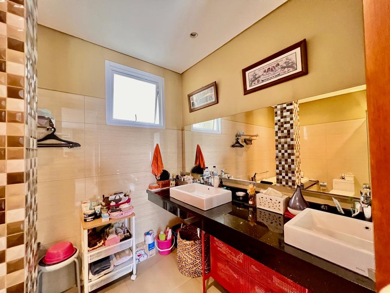 Rumah Bagus Dengan Kolam Renang Di Pondok Indah Jakarta Selatan