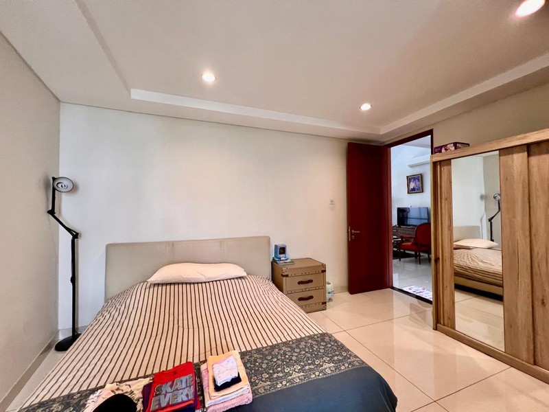 Rumah Bagus Dengan Kolam Renang Di Pondok Indah Jakarta Selatan