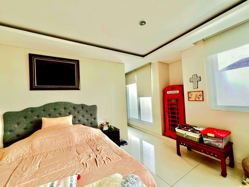 Rumah Bagus Dengan Kolam Renang Di Pondok Indah Jakarta Selatan