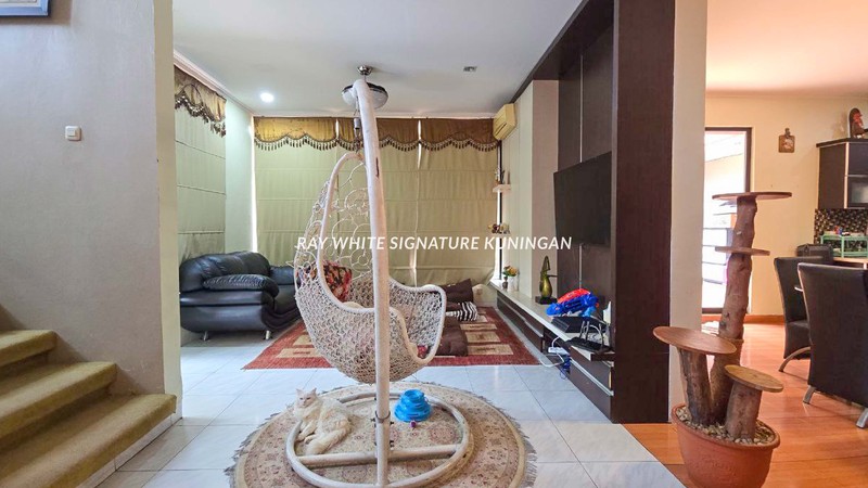 Rumah Mewah Siap Huni di Jalan Abdul Majid Raya Kebayoran Baru