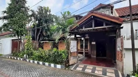 Rumah Dijual Satelit Indah Surabaya Barat Classic Kuno Strategis 