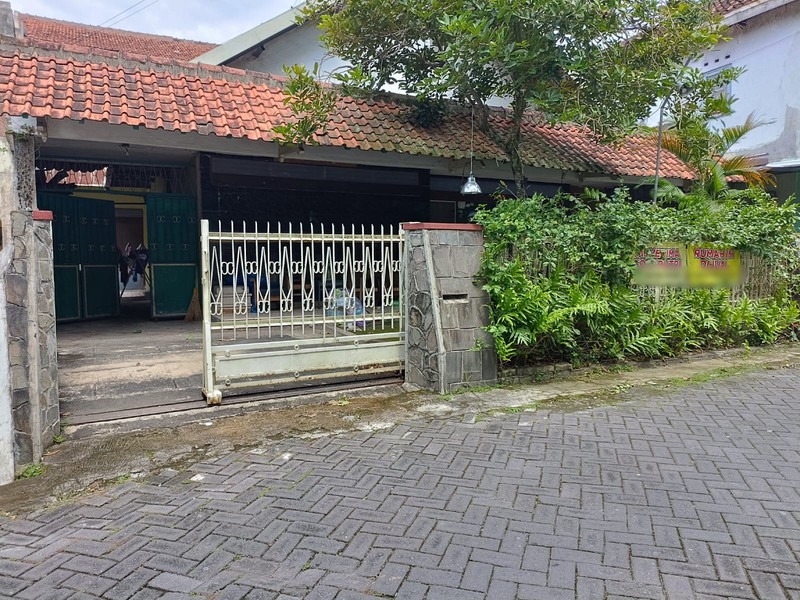 Rumah 2 Lantai Strategis di Samirono Lama, Dekat Kawasan Kampus Terkemuka, Cocok Untuk Kost, Caturtunggal, Depok, Sleman