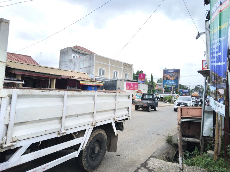 TANAH PINGGIR JALAN RAYA SETU CILEUNGSI COCOK UNTUK USAHA ATAUPUN GUDANG