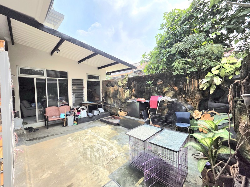 Rumah Bagus Siap Huni dan Asri di Jl Gedung Pinang, Pondok Indah, Jakarta Selatan