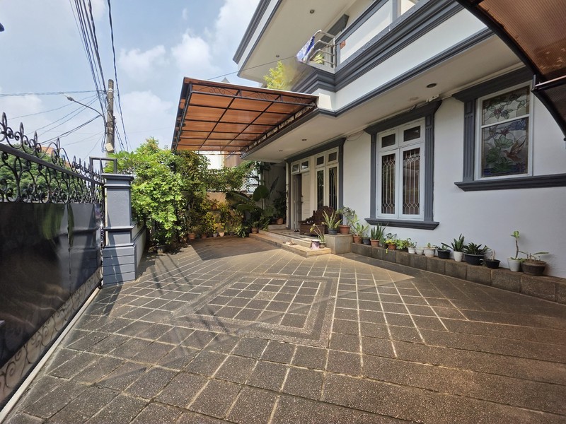 Rumah Bagus Siap Huni dan Asri di Jl Gedung Pinang, Pondok Indah, Jakarta Selatan