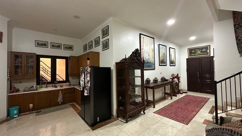 Di jual rumah cantik lokasi strategis di Simatupang