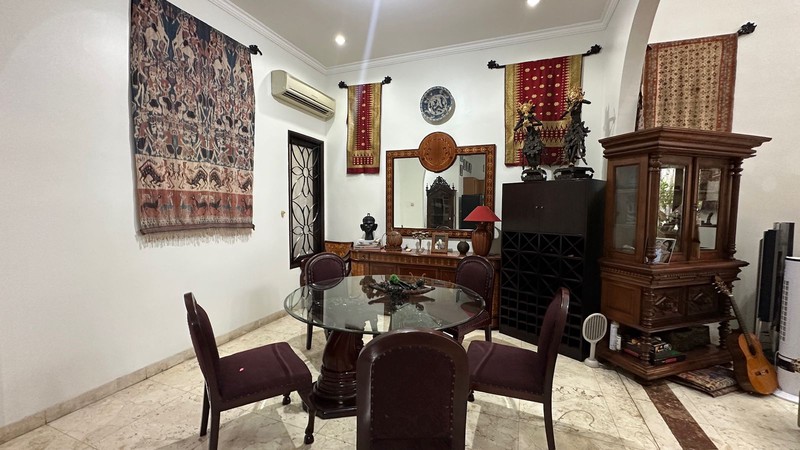 Di jual rumah cantik lokasi strategis di Simatupang