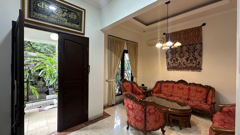 Di jual rumah cantik lokasi strategis di Simatupang