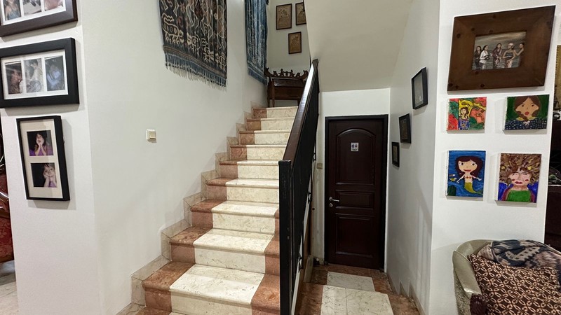 Di jual rumah cantik lokasi strategis di Simatupang