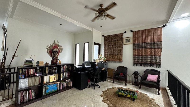 Di jual rumah cantik lokasi strategis di Simatupang