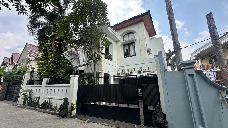Di jual rumah cantik lokasi strategis di Simatupang