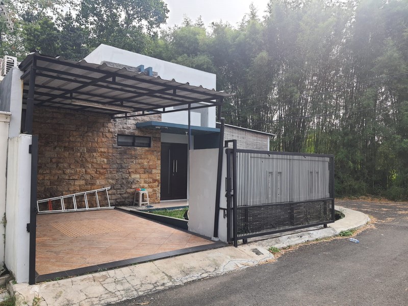 Rumah hoek di Nusa Loka BSD