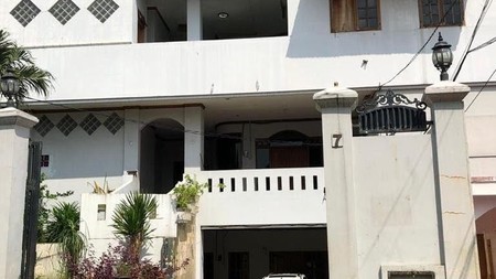 DIJUAL - Rumah Strategis di Lebak Bulus, Potensi Tinggi untuk Kos-Kosan