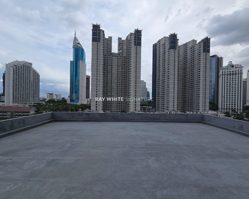  Dijual Gedung Komersial di Jl K.H. Mas Mansyur 