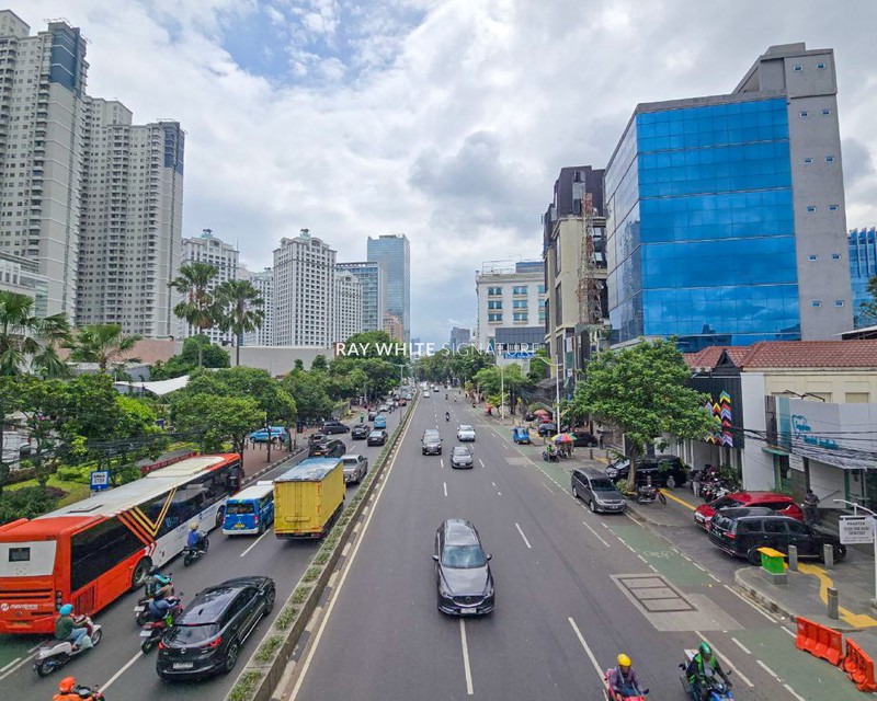  Dijual Gedung Komersial di Jl K.H. Mas Mansyur 