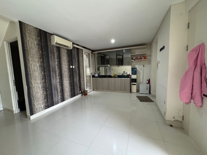 Di Jual Rumah Minimalis Semi furnished Siap huni Pakuwon City