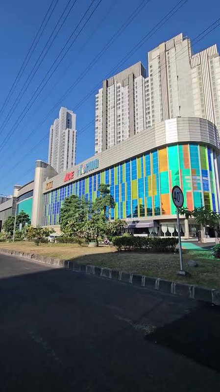 Apartemen ADHIWANGSA 3+1 BR, Full Furnished (diatas Mall Fairway Nine ex Lenmarc), Surabaya Barat