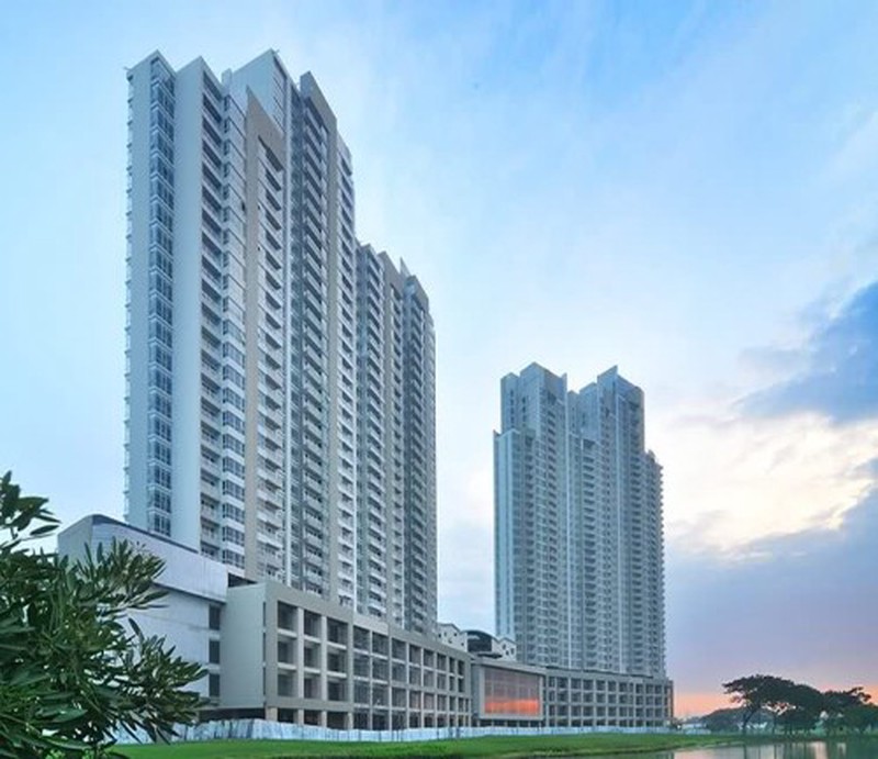 Apartemen ADHIWANGSA 3+1 BR, Full Furnished (diatas Mall Fairway Nine ex Lenmarc), Surabaya Barat