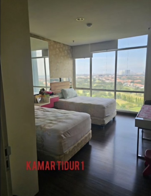 Apartemen ADHIWANGSA 3+1 BR, Full Furnished (diatas Mall Fairway Nine ex Lenmarc), Surabaya Barat