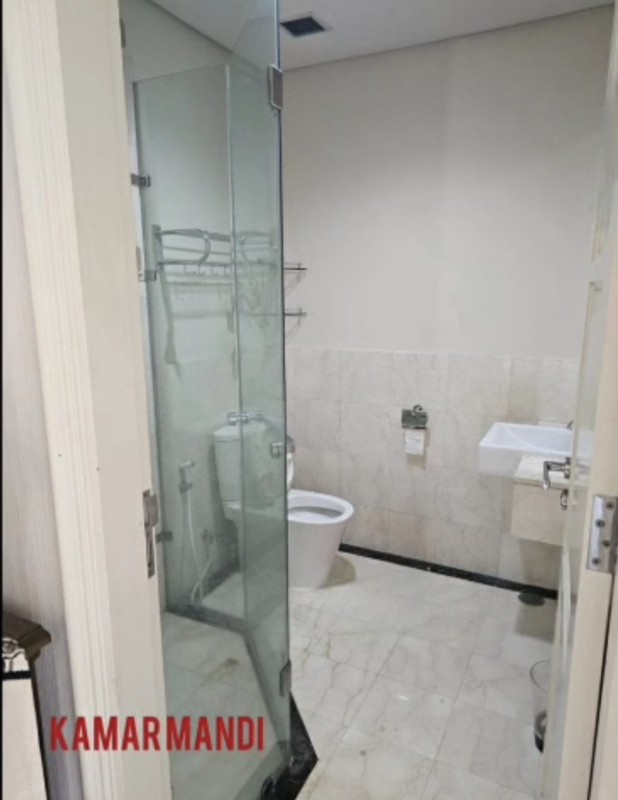 Apartemen ADHIWANGSA 3+1 BR, Full Furnished (diatas Mall Fairway Nine ex Lenmarc), Surabaya Barat