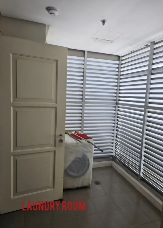 Apartemen ADHIWANGSA 3+1 BR, Full Furnished (diatas Mall Fairway Nine ex Lenmarc), Surabaya Barat