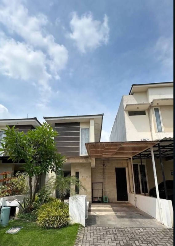 DIJUAL CEPAT RUMAH MINIMALIS 2 LANTAI MOC VRBANA WIYUNG