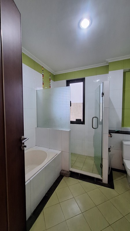 Disewakan Private Pool Rumah Satelit Indah - Sukomanunggal - Surabaya Barat - Full Furnished Dekat Chofa, Taman Hunian Satelit, Darmo Harapan.