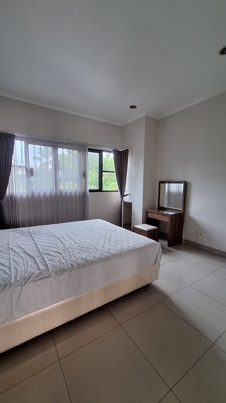 Disewakan Private Pool Rumah Satelit Indah - Sukomanunggal - Surabaya Barat - Full Furnished Dekat Chofa, Taman Hunian Satelit, Darmo Harapan.