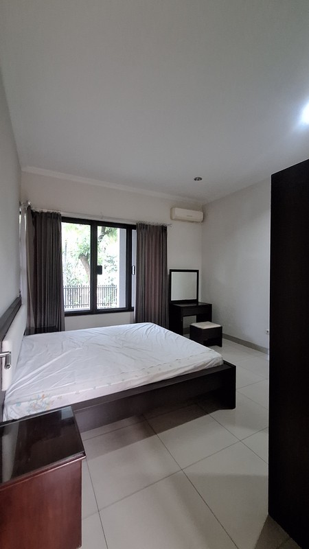 Disewakan Private Pool Rumah Satelit Indah - Sukomanunggal - Surabaya Barat - Full Furnished Dekat Chofa, Taman Hunian Satelit, Darmo Harapan.