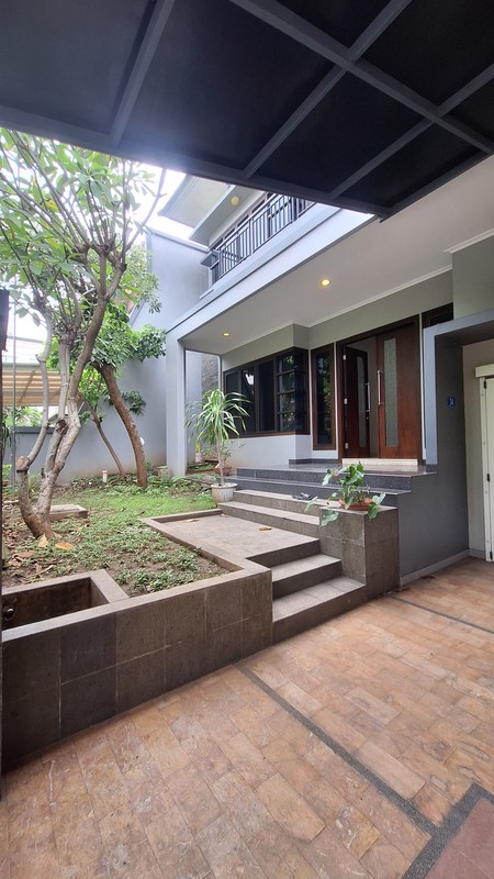 Disewakan Private Pool Rumah Satelit Indah - Sukomanunggal - Surabaya Barat - Full Furnished Dekat Chofa, Taman Hunian Satelit, Darmo Harapan.