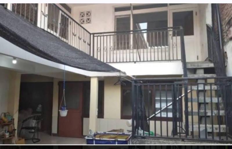 DIJUAL CEPAT RUMAH LAMA LEBAK ARUM SURABAYA