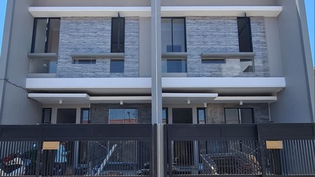 Dijual Rumah Baru di Klampis Semolo Timur Surabaya