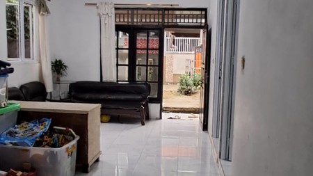 Rumah Siap Huni dengan Hunian Nyaman dan Asri di Karang Tengah, Tangerang