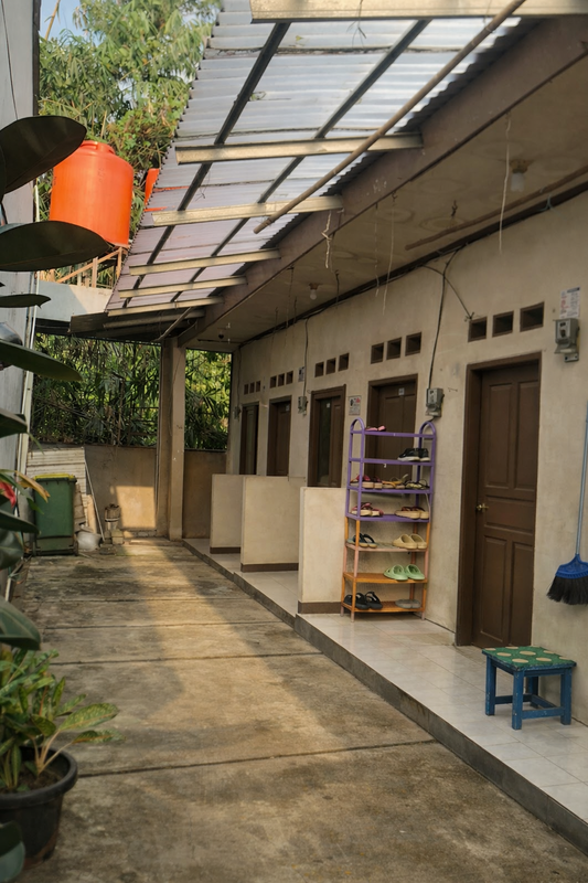 Rumah Kontrakan 16 Pintu di dekat Bukit Mas Rempoa Bintaro Pesanggrahan