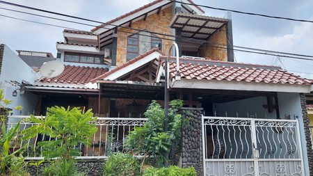 Dijual Rumah 2 lantai di Babatan Mukti Surabaya