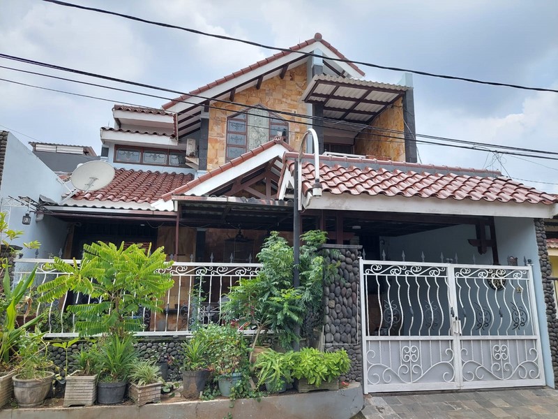 Dijual Rumah 2 lantai di Babatan Mukti Surabaya