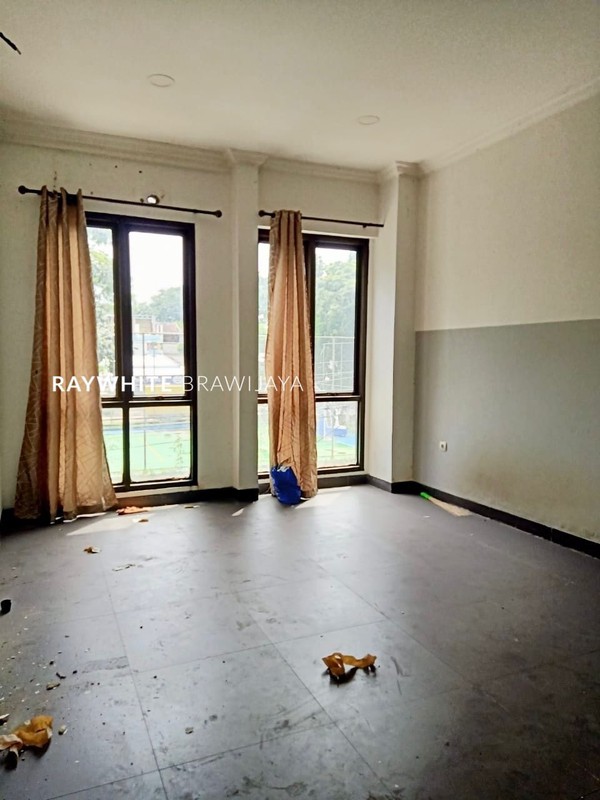 Ruko Gandeng Bangunan 2,5 Lantai Lokasi Strategis Area Karawaci