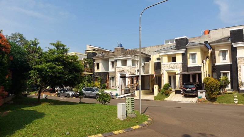 Di SEWA RUMAH   Graha Raya Bintaro CLUSTER VALENCIA