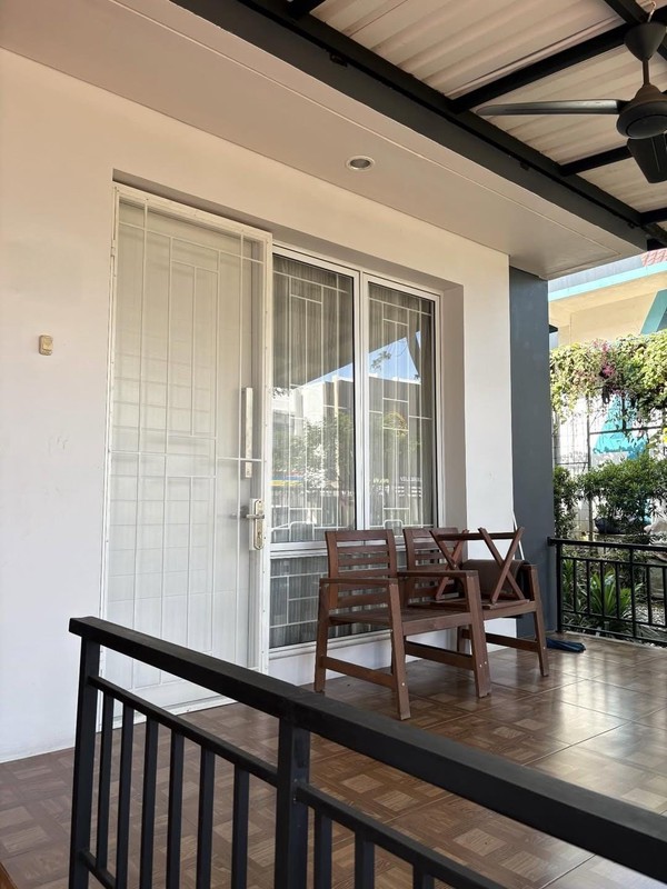 Flash Sale. Rumah rapih terawat Malibu Village, Gading Serpong