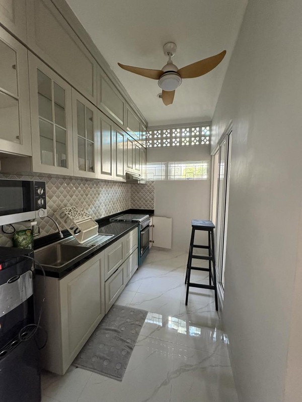 Flash Sale. Rumah rapih terawat Malibu Village, Gading Serpong